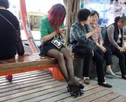 长腿街拍街拍黑丝美女（16p)