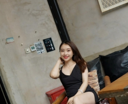 【裸足】（挑鞋专辑）久违的女神小捷咖啡厅写真（1）[75P]