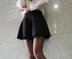 甜甜 淑女的楼道黑丝