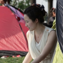 白嫩女孩的白裙长丝（18P）