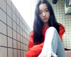 少女短丝足 (62) 98P