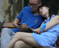 热恋中的女孩温情可人  22P