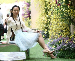 [IESS异思趣向] 《蕾丝花姑娘肉丝》木木 [84P]