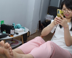 【Pary学生模拍】月娴展示36码白嫩小脚（108p）