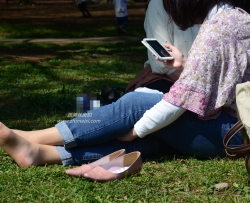 正在学英语美女和气质肉裤袜少妇的丝袜脚大特写 8p