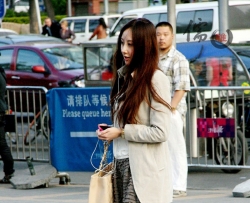 广场上的长腿美女 [14P]