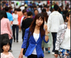 [唯美街拍]  街拍到的绝世靓丽美女 等 （5套）