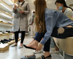 黑色浅口船袜美女试鞋[01:13]