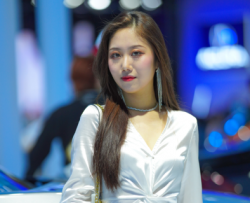 魔镜-玲玲车展高清全套图671P