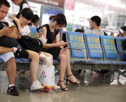 【ABC系列】极清纯水灵年轻美女那双高跟玉足好水嫩啊  34P
