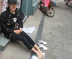 QJ开膛手NO84街头搭讪小姐姐脱鞋袜完整版高清视频  1080P 472M