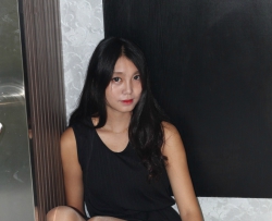 居家小美女油亮质感美丝 [10P]