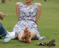 男友神助攻，在我面前把高挑美女的凉鞋扒下再穿上 第二套 65P