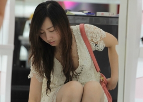 看了很久，终于看清确实是一双薄丝（19P）