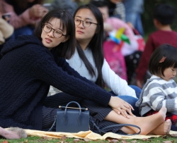 纯纯的女孩长裤下穿着长丝，想必还是有颗火辣的心（47P）