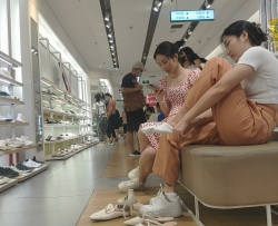 鞋柜试鞋美女棉袜大合集[03:09]