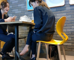 玉足与黑丝工装美女桌下挑鞋[07:30]
