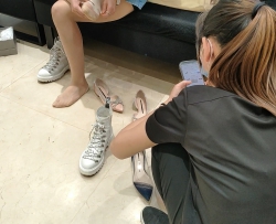 还是丝袜少妇试鞋的角度刺激[01:24]