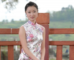 旗袍裹不住玉体诱惑----婉秋妹妹的确漂亮[20P]