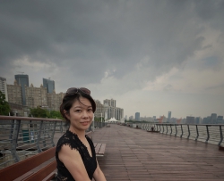 熟女姐姐黑色连衣裙江边自拍