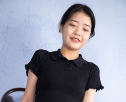【南国足艺】气质美女小雨试镜，修长性感的美脚，脚型真漂亮，人美脚更美！0