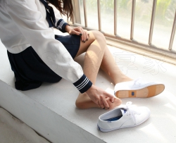 [IESS异思趣向] 《第一次涂指甲油的婉萍》婉萍 [99P]