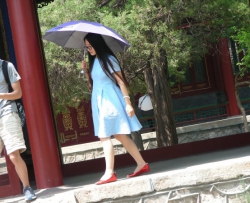 长发女学生外表端庄文静，但原味长肉丝袜不仅有污渍且严重抽丝（61P）