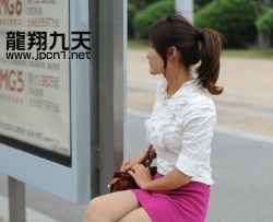 等车的丝袜美腿女人 [12P]